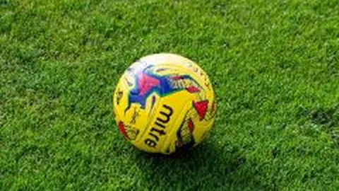 小因紮吉：领先10分无愧荣耀，各联赛战绩亮眼！